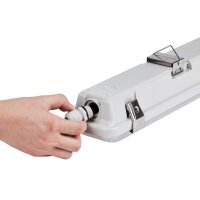 DOTLUX LED-Feuchtraumleuchte MISTRALsensor IP66 1540mm 42W Powerselect 4000K gefrostet mit Radarsensor B-Ware